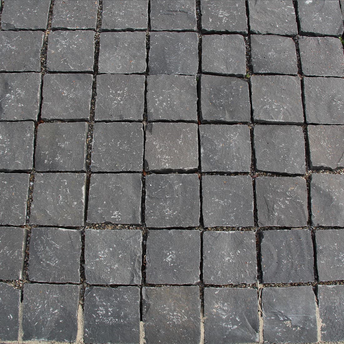 TB Basaltkei Rion 14x14x5-7cm Antraciet